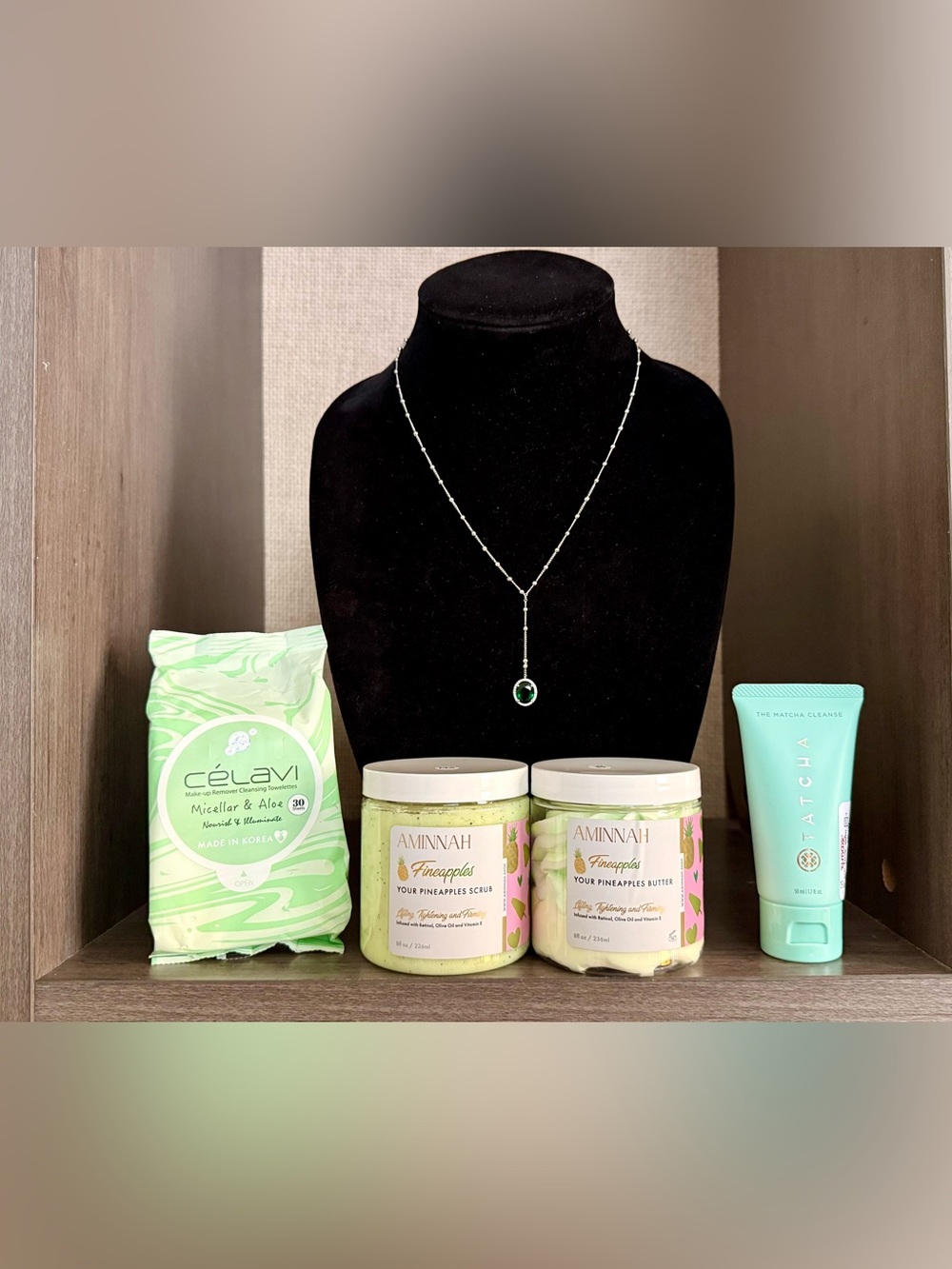 $160 Aminnah Pineapple 🍍 5 Piece Green Crystal Necklace Celavi Bundle